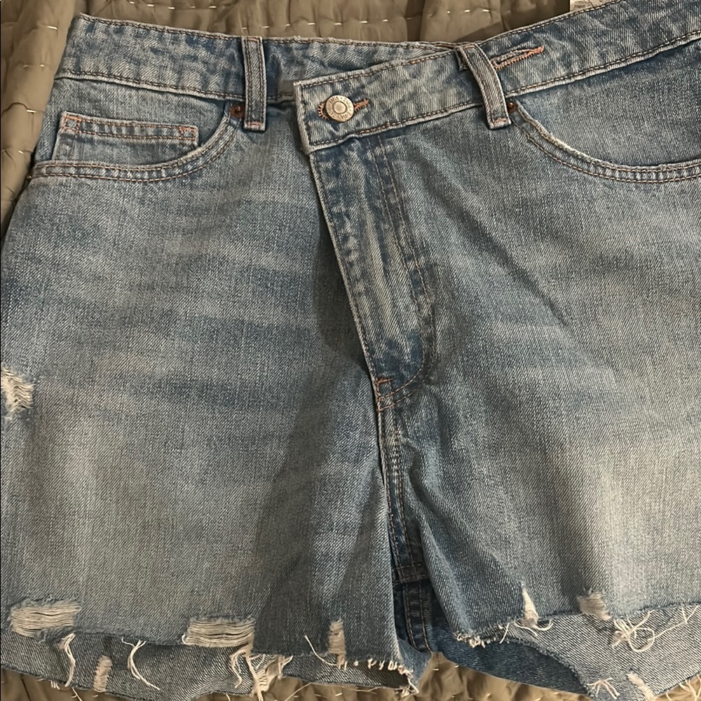 NWOT Zara high rise cross waist denim shorts